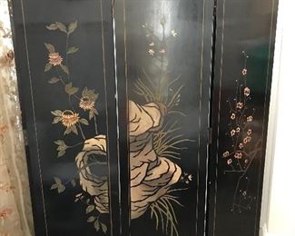 4-50% off 
Panel Black Lacquered Screen with Chinoiserie
