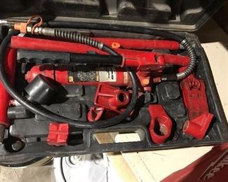 Strongway 4-Ton Hydraulic Ram System