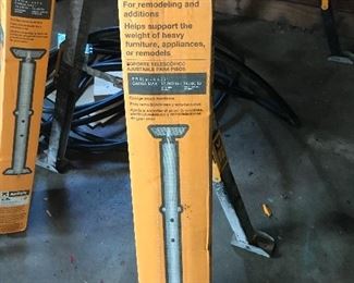 Floor Jacks (6 available)