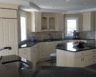 Beautiful kitchen. Brookhaven cabinetry. Extensive amount of upper and lower cabinets.