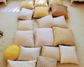 MANY decorator pillows