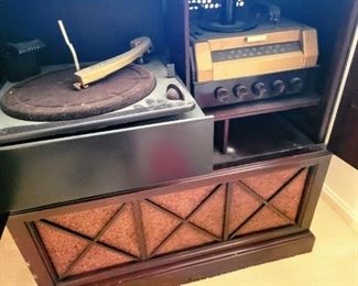Retro radio and turntable in cabinet