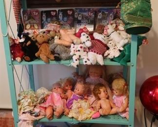 Vintage Dolls - Beanie Babies - Ragady Ann & Andy - Doll Furniture