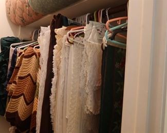 Blankets - Tablecloths