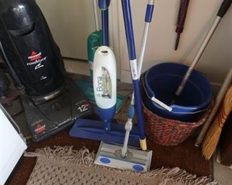 Bissell Vacumm - Floor Cleaning Tools