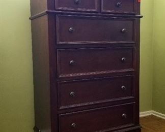 52" tall wood dresser all drawers work great
$80 - Saturday 
