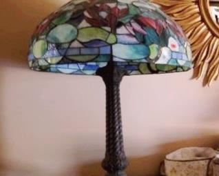 Stunning 24" diameter tiffany style lamp 24" tall
$200 Saturday 