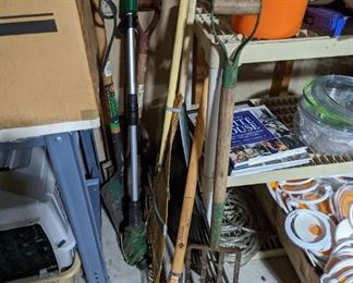 Outdoor gardening tools