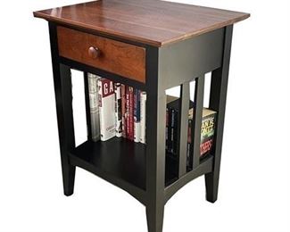 Lot 041
Ethan Allen American Impressions Night Stand