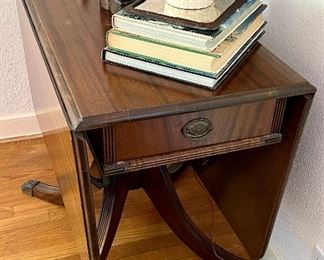 detail-drawer on each side