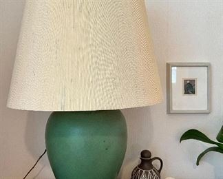 detail - lamp insert comes right out