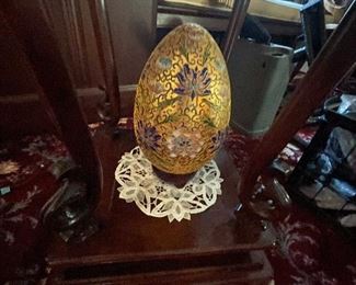 . . . hard to always show scale of things in pics -- this egg is actually quite large and has that Faberge look