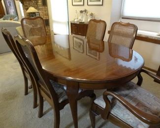 Pennsylvania House Cherry Wood Dining Table and 6 chairs