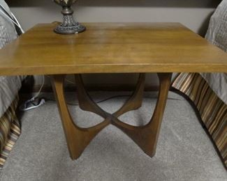 Broyhill Brasilia Accent Table