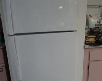 Whirlpool refrigerator/freezer.  Like New!