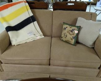 Love Seat (hide-a-bed)