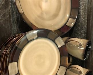 PFALTZGRAFF DISHES PATTERN IS TAOS