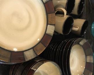 PFALTZGRAFF DISHES PATTERN IS TAOS