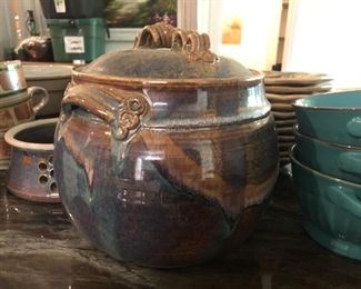 POTTERY POT
