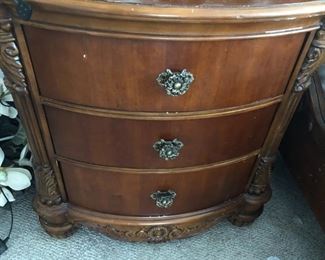 PAIR OF NIGHTSTANDS