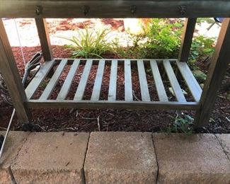 POTTING TABLE WITH METAL TOP