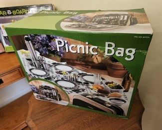 unopened picnic bag