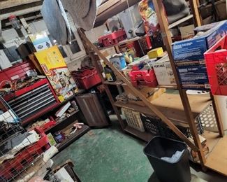 basement, picker's heaven! Homak tool box full of tools