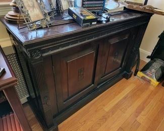 antique, this is the base. Following picture is the top