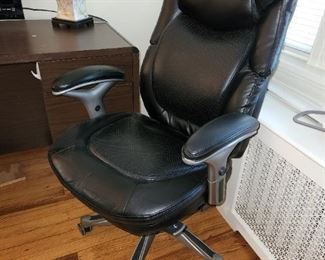 1 of 4 office chairs