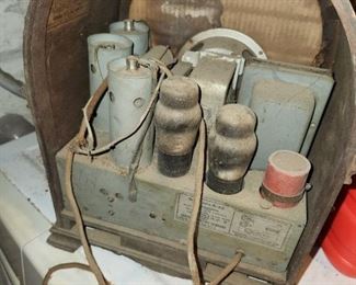GE transistor radio, model K52