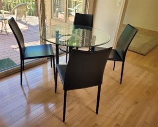 3 chairs leather Italian dining room set
