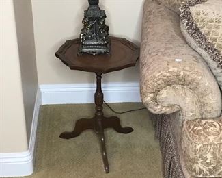 Accent table $45. Text Steve at 619-540-9414, making deals