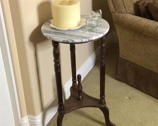 Marble top occasional table $45. Text Steve at 619-540-9414