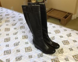 Kenneth Cole reaction boots 9.5 M $60. Text Steve at 619-540-9414