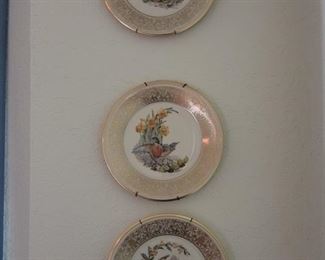 (3) Lenox Plates: An Annual Ltd Ed of Boehm Birds
3 Vintage Collectable Plates by Designer, Edward M Boehm
Golden Crown Kinglets, 1979
Meadowlark, 1973
Robin, 1977
