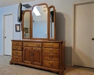 Traditional Dresser & Mirror by Thomasville 1 of 2