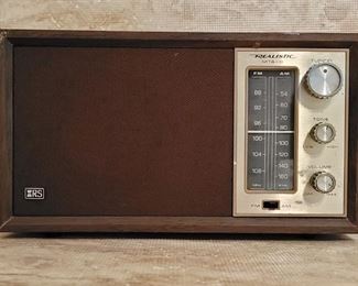 Vintage Realistic MTA-8 AM/FM Radio, Model 12-689A
