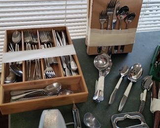 Stainless flatware 
