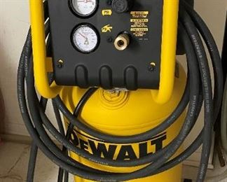 DeWalt Air Compressor 15 gal. 200 PSI, 1.6hp