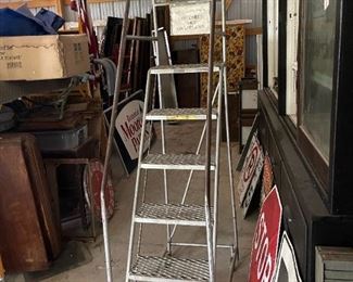 Large Rolling Staircase Ladder