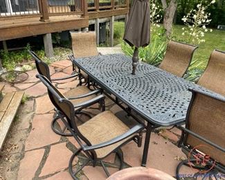 Large Cast Aluminum Outdoor Patio Set with Hidden Recessed Leaf with Protective Duck Covers