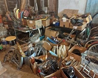 LOTS OF BIKE PARTS