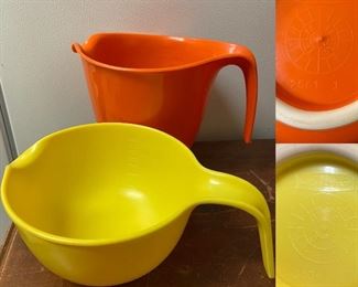 Vintage Rubbermaid Large Measuring Cups