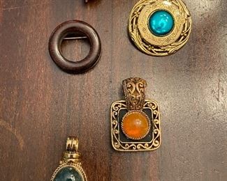 Vintage Fashion Rose Brooch, Vintage Goldtone Brooch, & Wood Circle Brooch

2 Fashion Pendants 