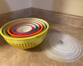 New Set of 6 Nesting Mixing Bowls ( Melamine Type)