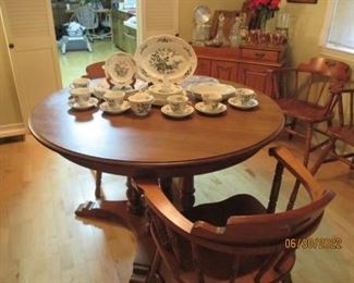 Wedgewood dishes. Service for 6. No creamer.