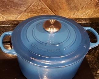 Le Creuset 24 blue cast iron pot from France