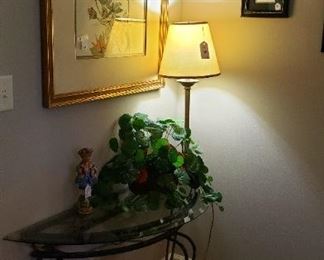 Glass top foyer table, floor lamp, accessories