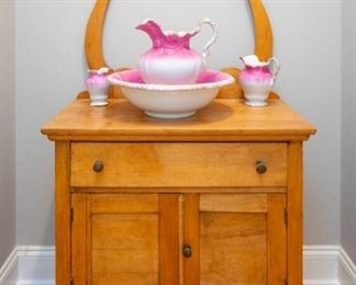 Vintage Traditional Oak Cabinet Wash Stand 

