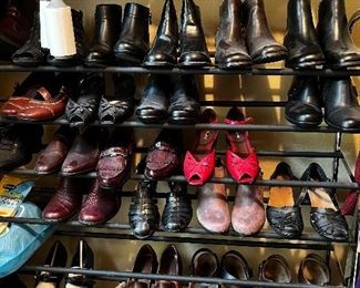 Women's size 8 Medium 